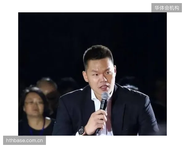 总经理朱芳雨回应周琦续约传闻，其去留将影响广东夏窗引援策略。